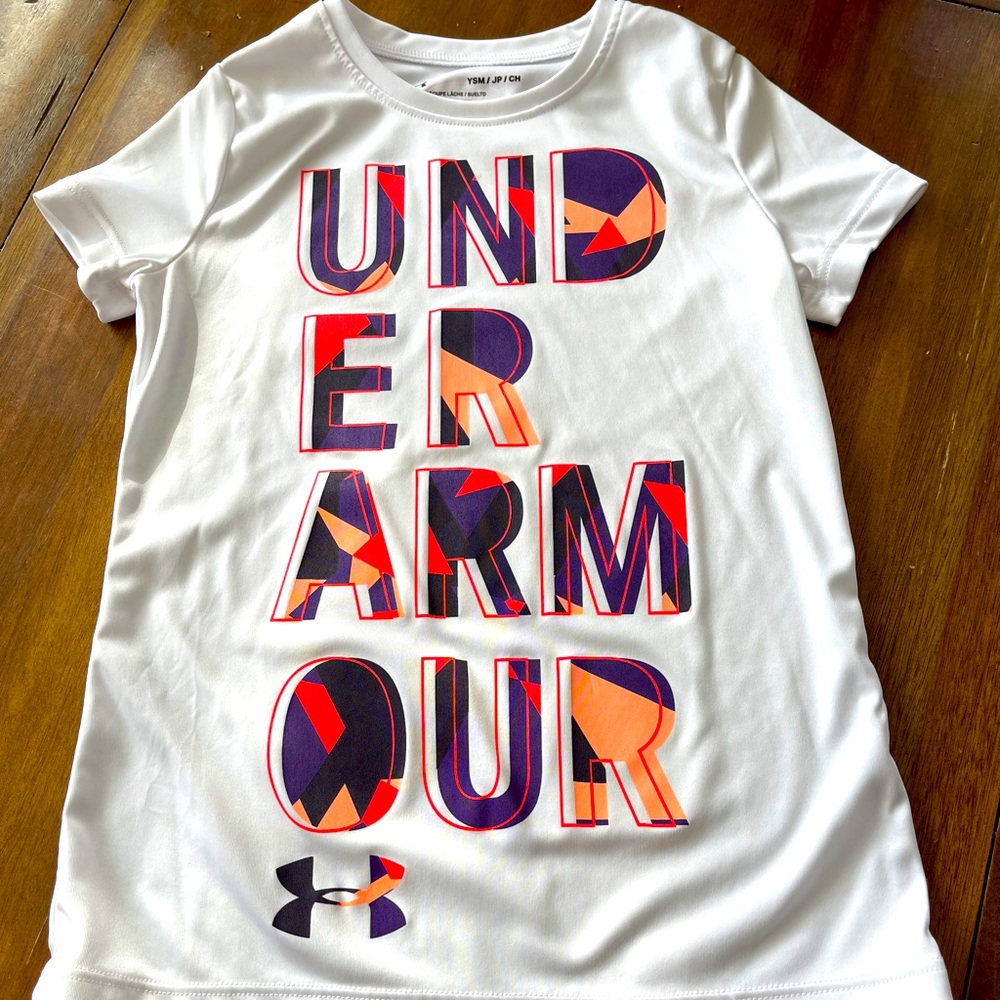 Girls Youth medium Under Armour active shirt